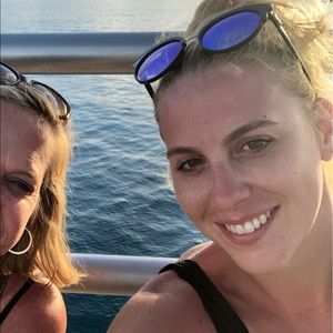 Meet your Posher, Abigail